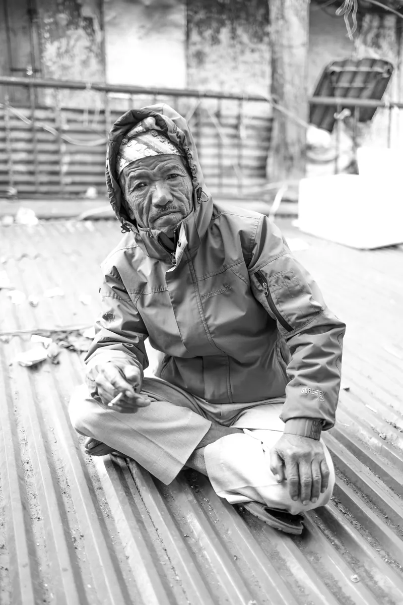 Staying out of cold, Darjeeling Mall Market